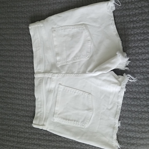 GAP white denim 3" shorts raw hem size 30/10 - Picture 2 of 8